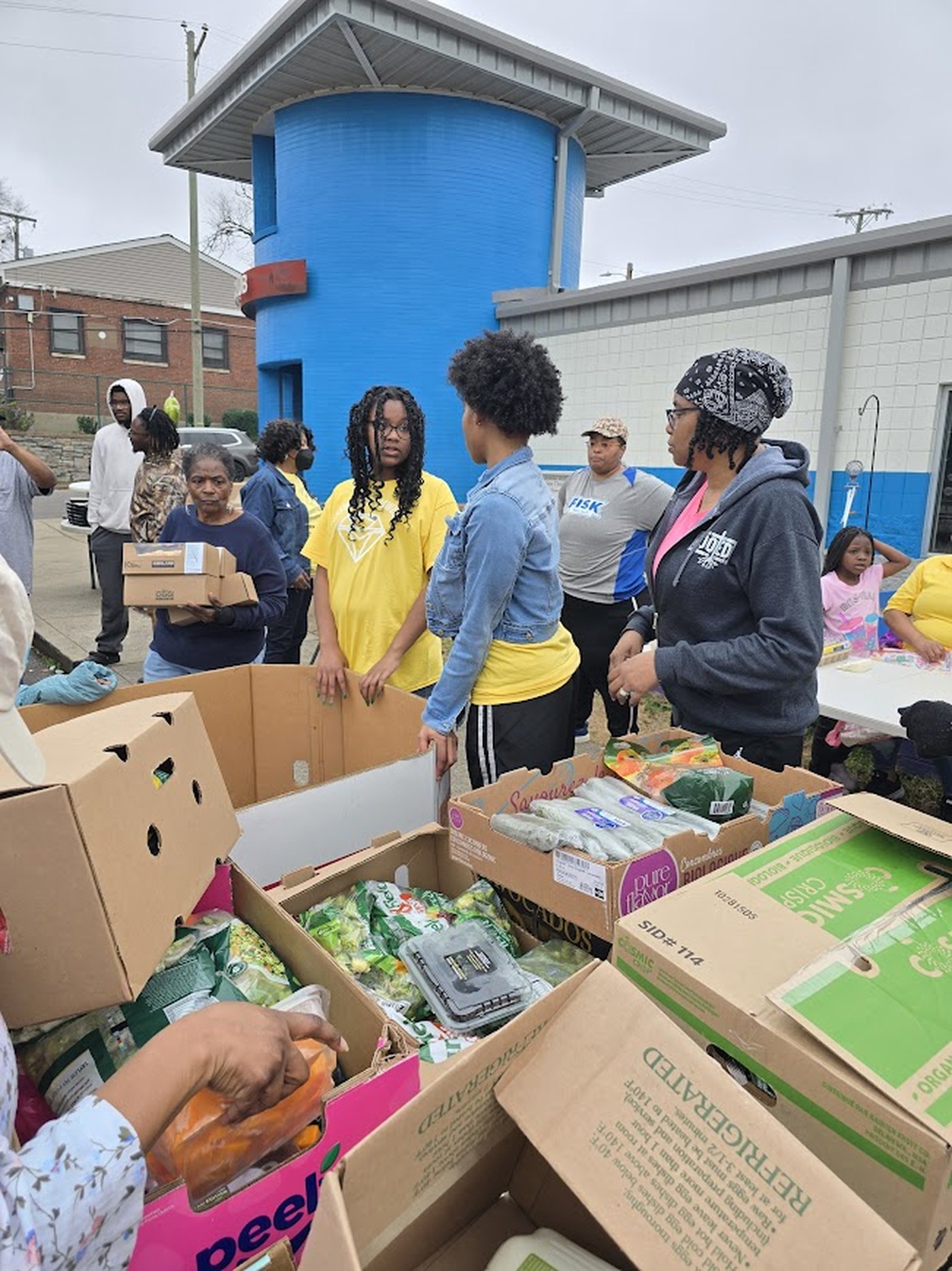 Volunteers serving the Nashville community